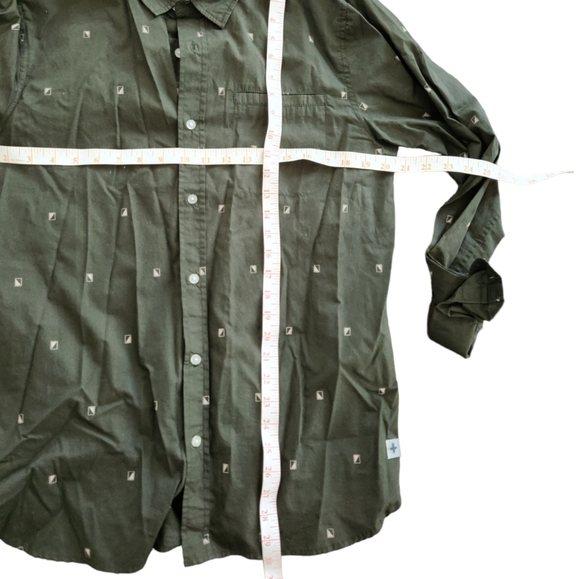 Tavik Beach Button Down Shirt Medium - Picture 5 of 6
